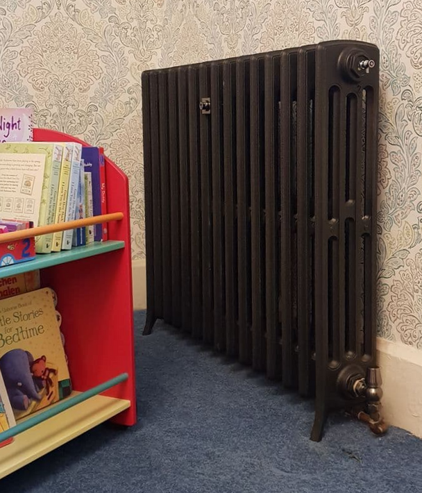 Sovereign 4 Column Cast Iron Radiators 760mm image 1