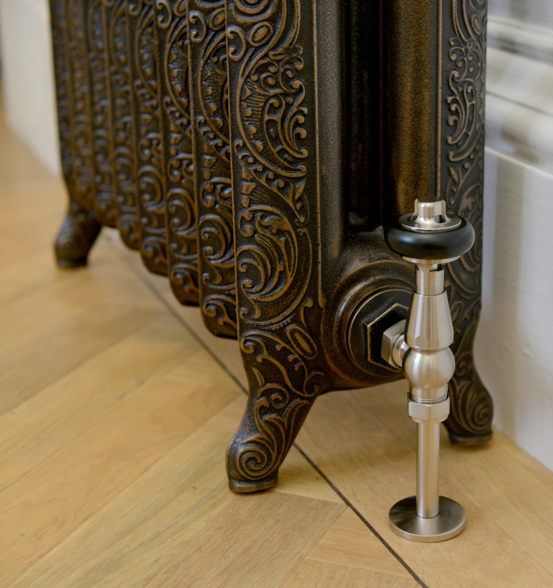 Iron Radiator Mobile Sovereign Baroque Cast Iron Radiator 960mm – Tall Ornate Heating